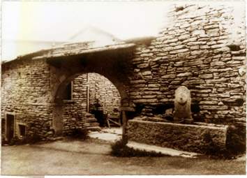 arco con fontana